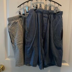 2 pair Men’s Hanes Lounge Shorts - Small